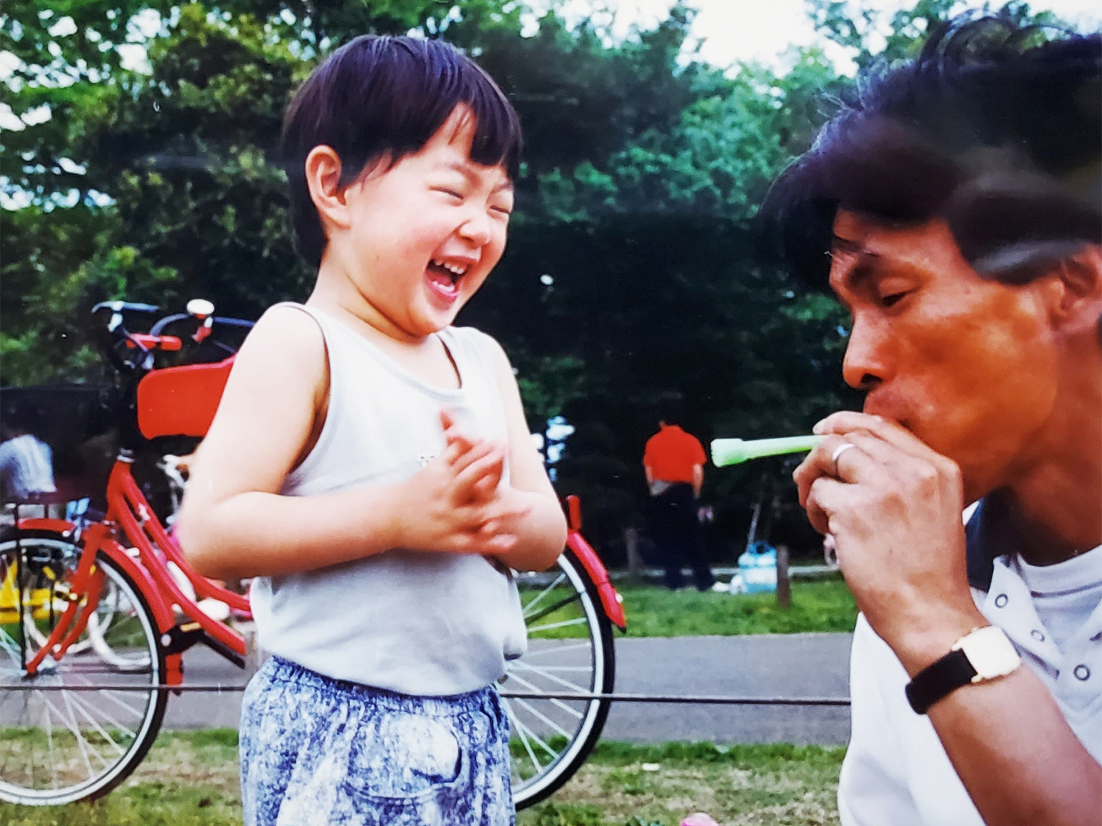 dialogue4ppl's tweet card. エッセイ この記事は、2023年に刊行した『国籍と遺書、兄への手紙 ルーツを巡る旅の先に』から抜粋したものです。本書は、
