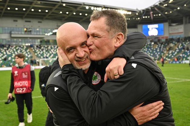 BelTel's tweet card. Cliftonville assistant boss Gerard Lyttle says he can understand why the Northern Ireland Football League have pushed for a weekend of football, incorporat...