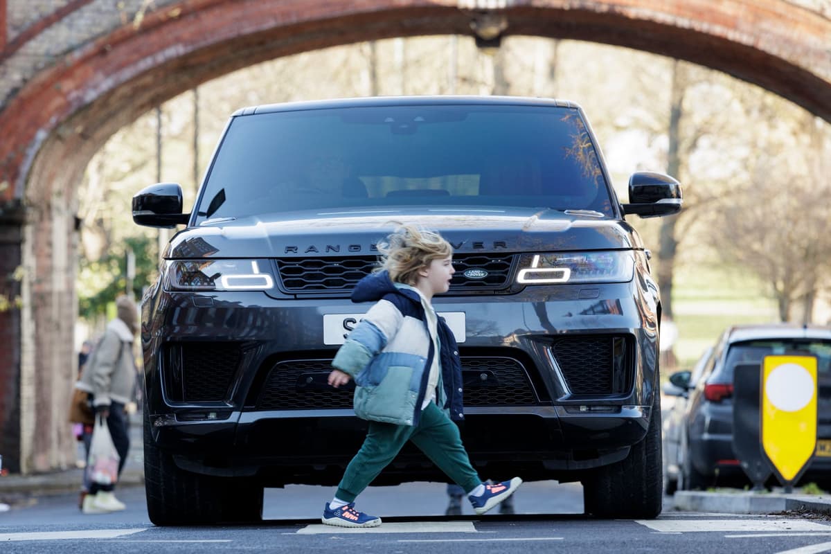 GreenSchoolRuns's tweet card. Sports utility vehicles account for more than half of new cars bought in UK