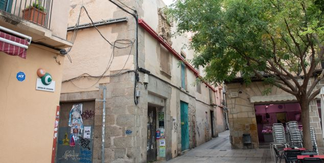 Capgros's tweet card. L'Ajuntament de Mataró durà a terme actuacions d'urgència per contrarestar les greus patologies estructurals que s'hi han detectat, probablement a causa de les darreres pluges
