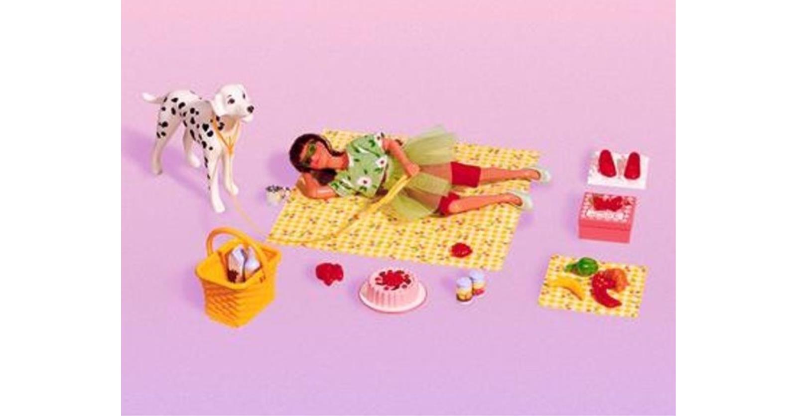 brickset's tweet card. Today's random set is 3205 Julie's Picnic Lunch, released during 1998. It's one of 24 Scala sets produced that year. It contains 26 pieces and 1 minifig .