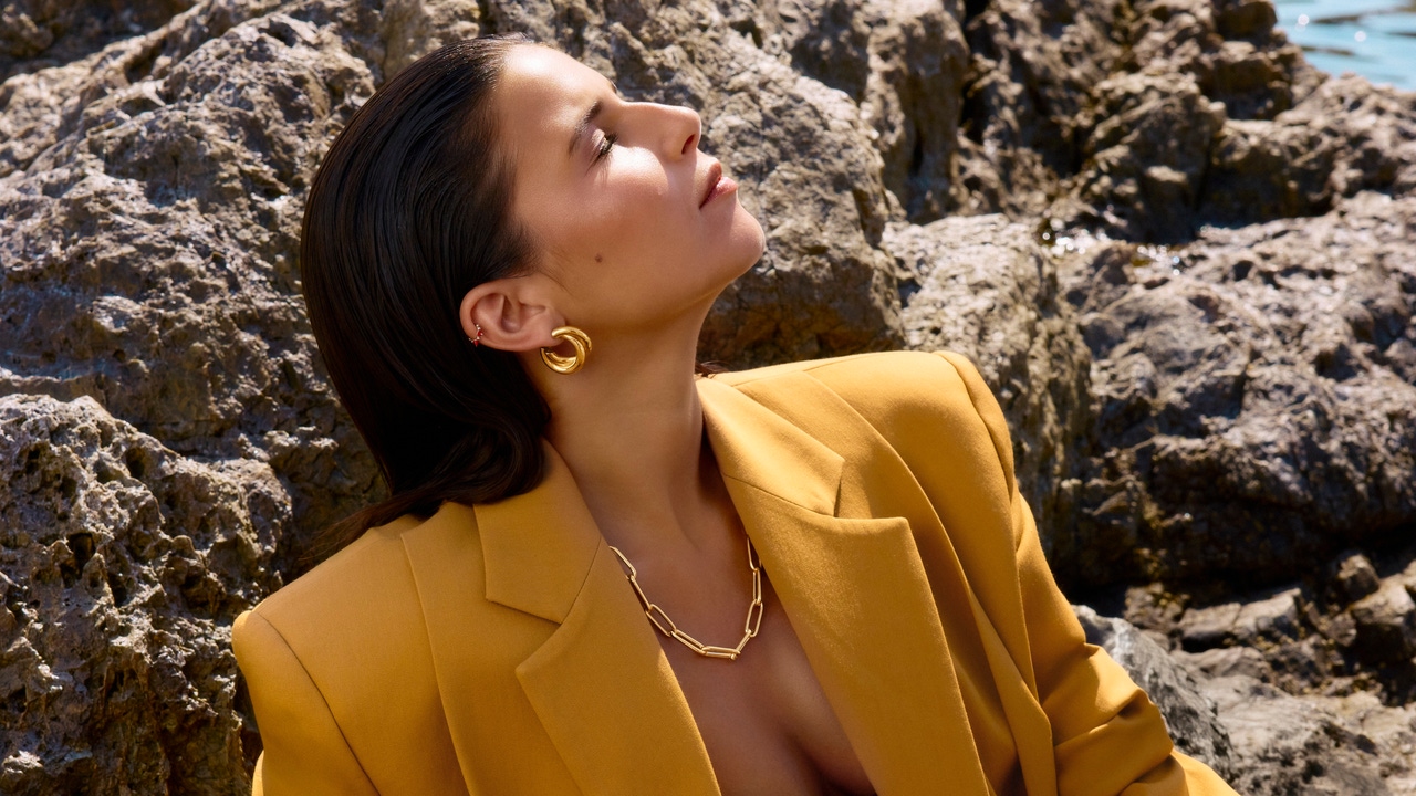 LFT_Magazine's tweet card. La hija de Eugenia Martínez de Irujo se convierte en modelo joyera con la campaña más elegante del verano