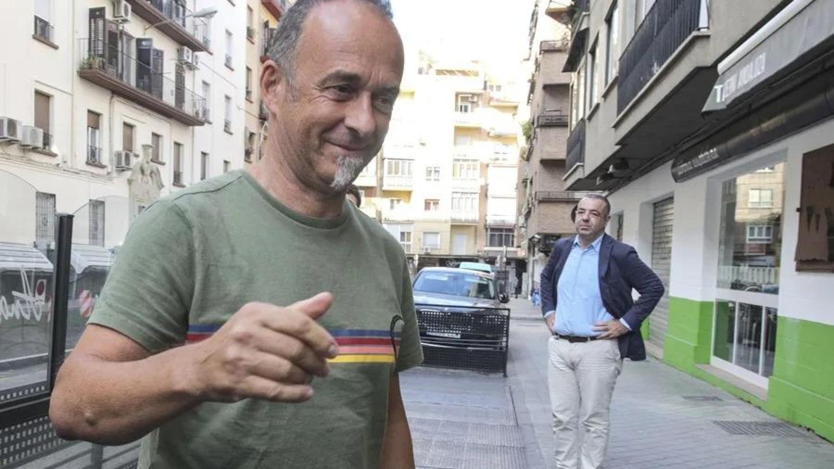 elespanolcom's tweet card. El padre de Daniel asegura a EL ESPAÑOL que desde los cuatro años el menor es manipulado por el entorno de su madre, al igual que lo fue su hijo mayor. Más información: La jueza de Granada acuerda...