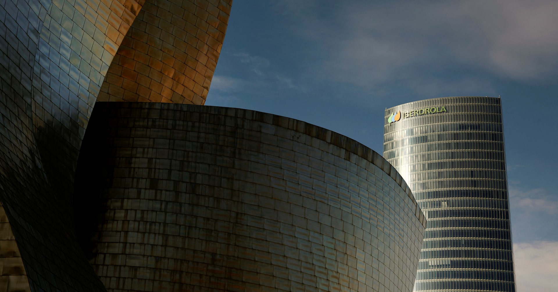 ReutersCommods's tweet card. Europe's largest utility Iberdrola launched a 5 billion euro ($5.87 billion) capital increase on Wednesday to help pay for a big increase in investments in power grids in Britain and the United...