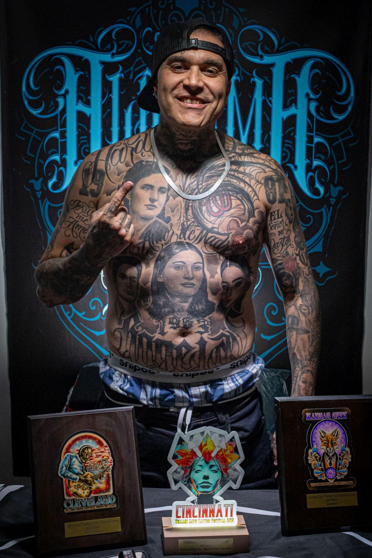 JeCabrero's tweet card. El granadino, autodidacta, ha ganado tres premios en las conveciones de tatuaje de Cleveland, Kansas y Cincinnati, donde se reúnen los mejores artistas del mundo