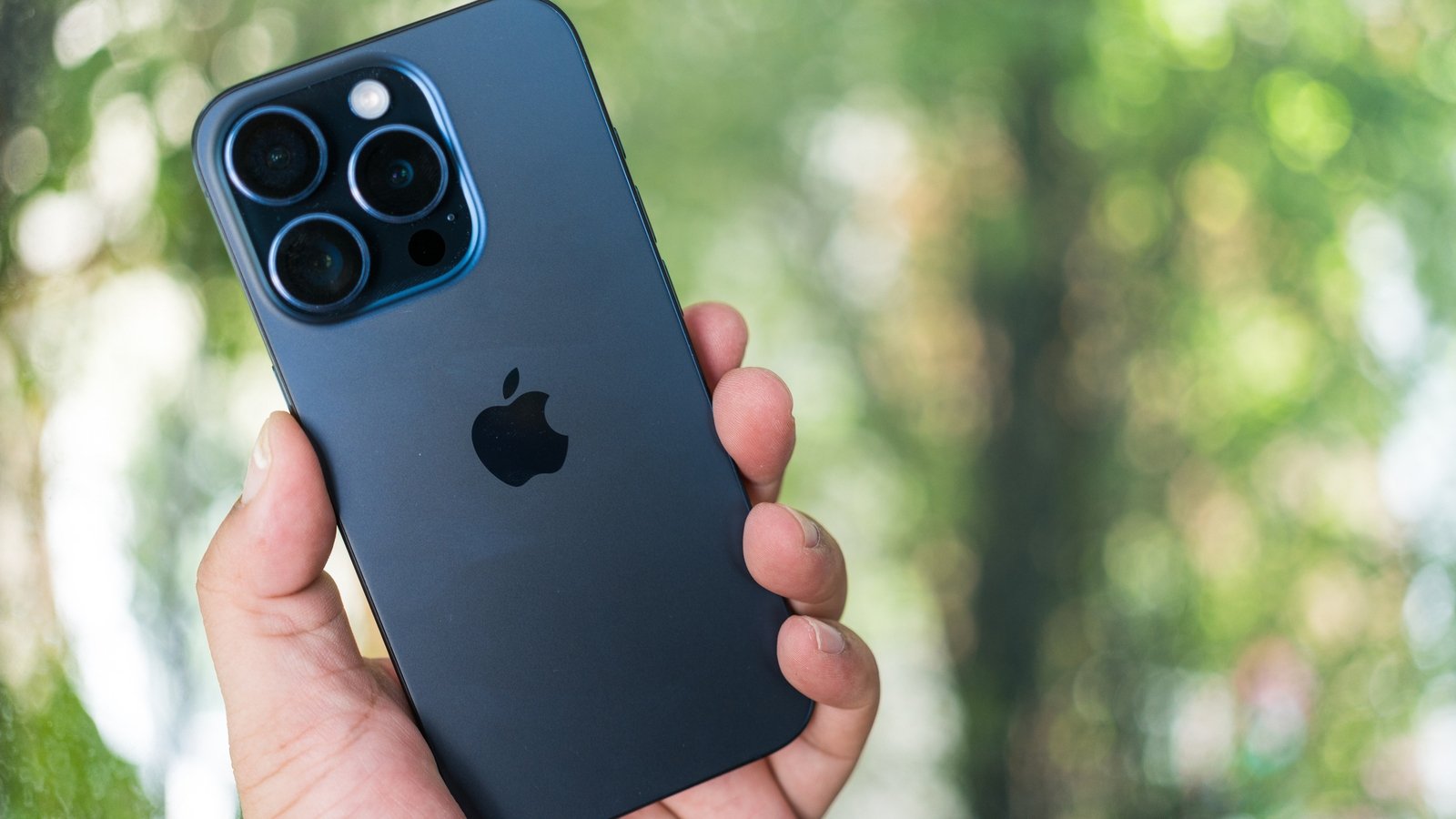 RTEbusiness's tweet card. Apple's changes to its App Store rules and fees will likely secure the green light from EU antitrust regulators, people with direct knowledge of the matter said, a move that would stave off potenti...