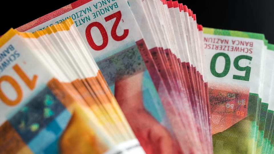 srfnews's tweet card. Die Zinsen sinken wieder. Deshalb lohnt es sich für Sparer womöglich, die Angebote der Banken unter die Lupe zu nehmen.