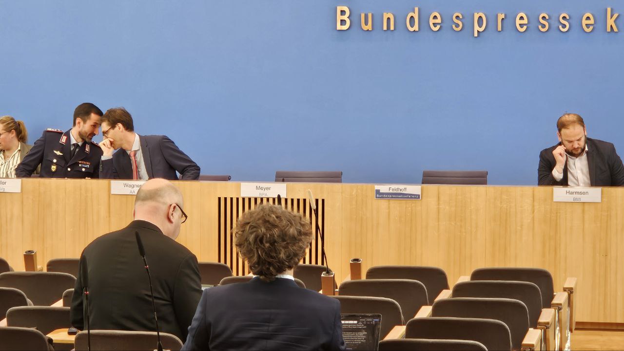 FWarweg's tweet card. „Der Beklagte (BPK e.V.) wird verurteilt, dem Kläger zu seinen Veranstaltungen und Angeboten wie einem Mitglied Zugang zu gewähren.“ So lautete der Schlüsselsatz im Urteilsspruch des Berliner...