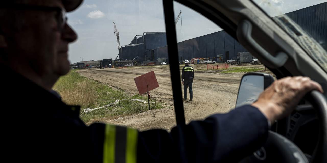 samhardiman's tweet card. Mississippi County, Ark., brought in thousands of workers—and it needs them to put down roots.