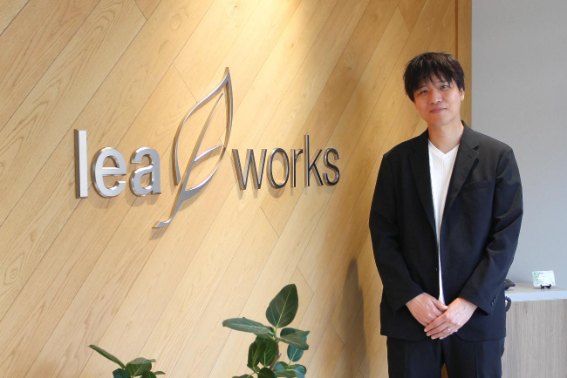 sakura_pr's tweet card. PaaS型CMS「Palette CMS」と広告配信プラットフォーム「AFFILICODE」を主軸に、ECや企業間取引システムなど幅広い事業を手掛ける株式会社リーフワークス。2010年の創業以来、顧客のニーズを最小構成で実現する技術力を強みとしています。  今回は、同社の創業者である澤健太氏から、自宅や社内でのオンプレミス環境から始まり、さくらのVPSとさくらのクラウドを導入するにいたった経...