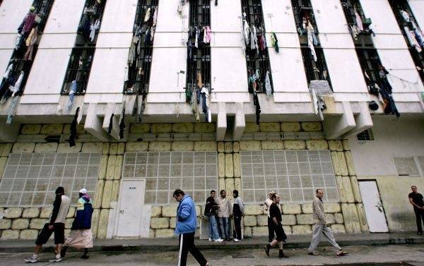 lorienttoday's tweet card. The issues of border security and Syrian detainees in Lebanon have resurfaced in recent days, prompting a meeting in Riyadh between the heads of military intelligence for the Lebanese and Syrian...