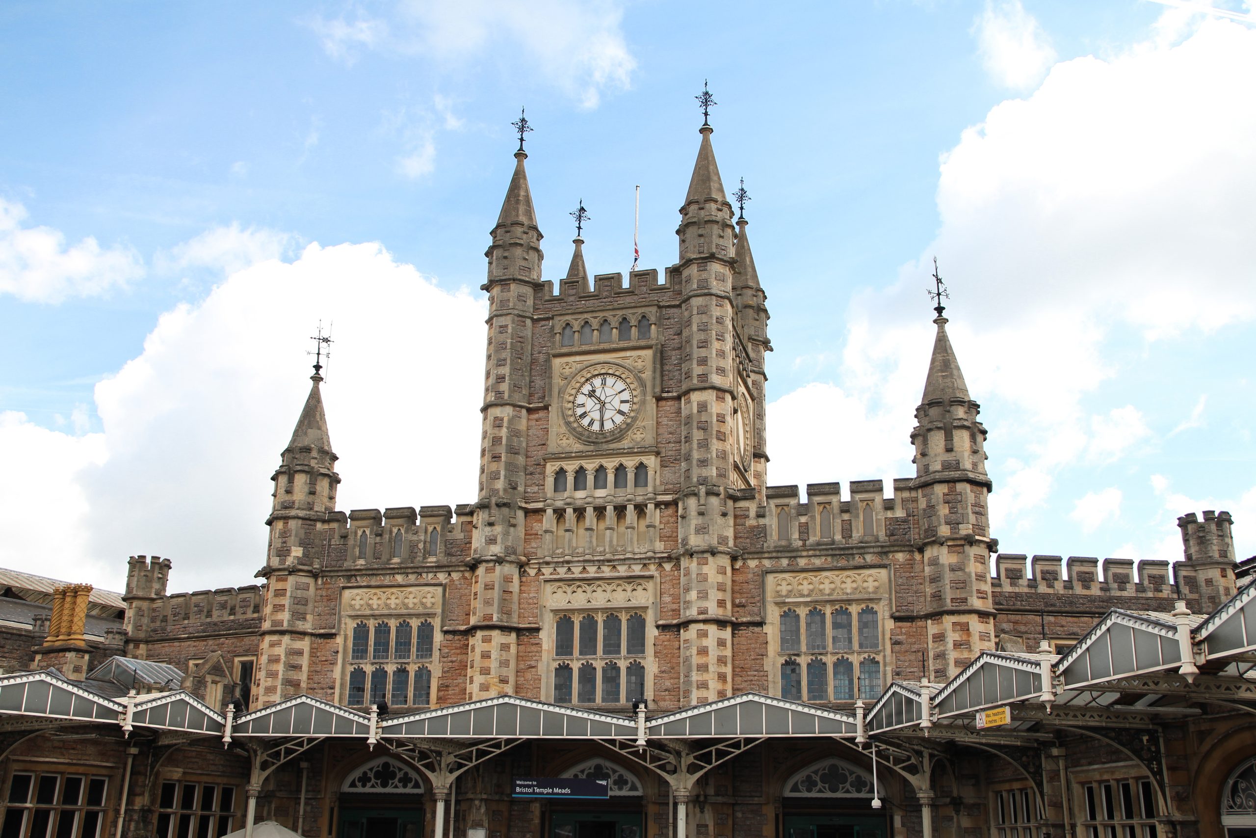 CPCatapult's tweet card. The Station Innovation Zone programme supports SMEs to develop and trial new ways of improving various aspects of the passenger experience, with Bristol Temple Meads as the testbed site.