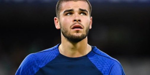 chroniquebleue's tweet card. Pour la deuxième fois consécutive, Kylian Mbappé n'est pas convoqué en sélection. Le gardien lillois Lucas Chevalier va pour sa part découvrir enfin l'équipe de France. Benjamin Pavard et Kingsley…