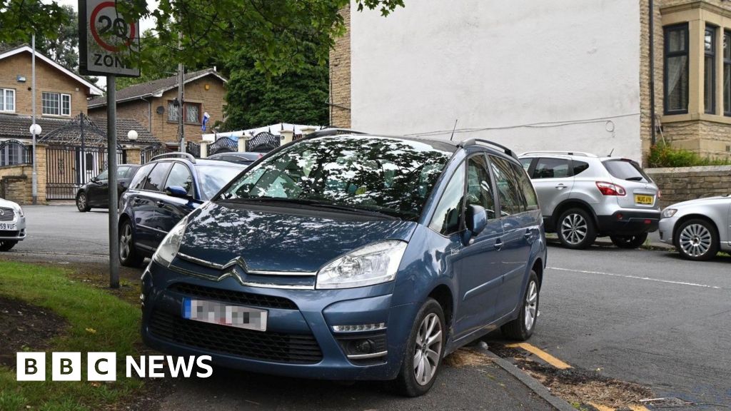 BBCLookNorth's tweet card. Images from the Toller Lane area of Bradford show drivers are ignoring parking restrictions.