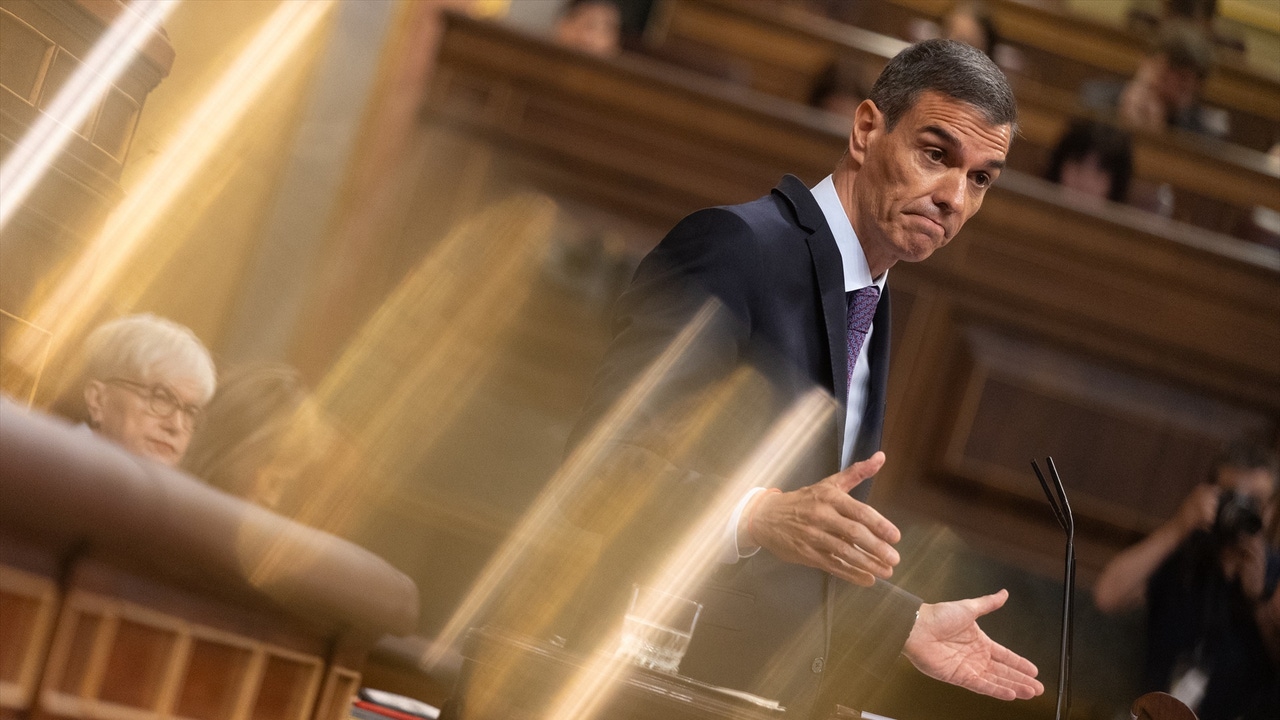 laSextaTV's tweet card. La otra cara El presidente del Gobierno saca pecho de sus logros tras dos años del 23J y confía en terminar el mandato a pesar de los escollos parlamentarios y del desgaste producido por el caso...