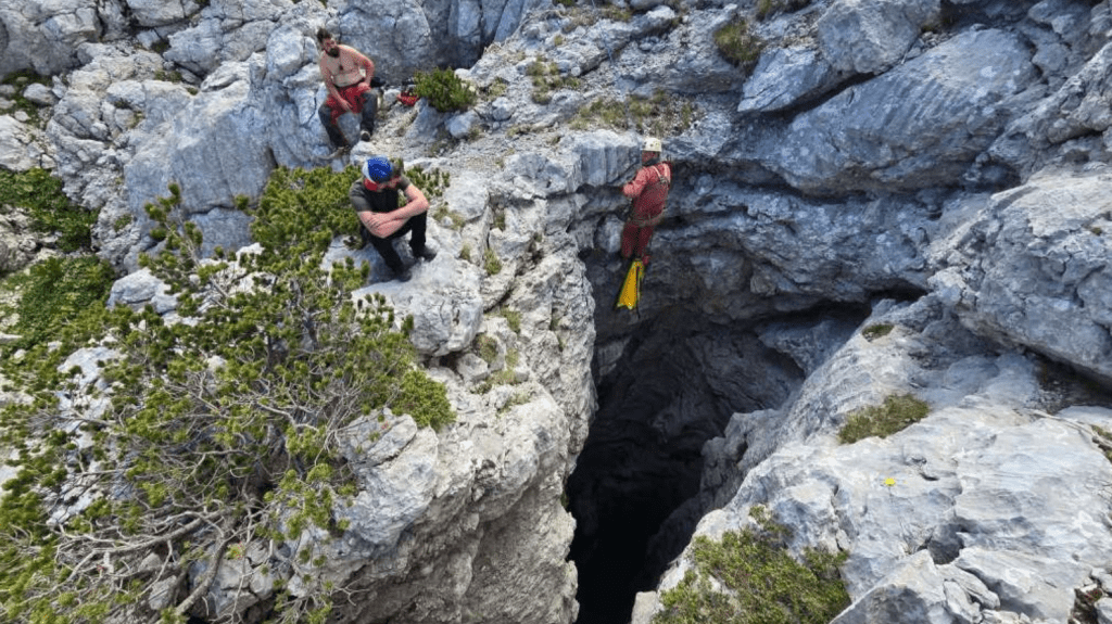 SarajevoTimes's tweet card. During the 16th international speleological and scientific research expedition “Ponor Kovači – Source of Ričine 2025.” speleologists from five countries discovered more than 40 new underground...