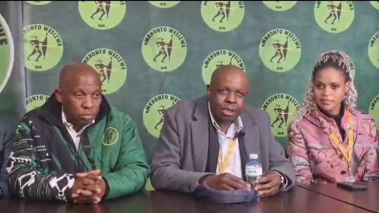 barlamanefr's tweet card. Lors d’une conférence de presse tenue à Johannesburg, le vice-président du MK Party (uMkhonto weSizwe), Mandlakayise John Hlophe, a répondu aux accusations formulées par Floyd Shivambu, responsable...