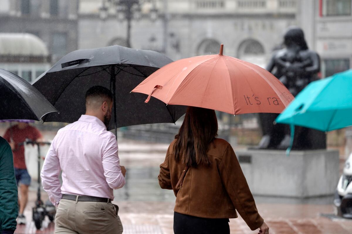 el_pais's tweet card. Desplome térmico, especialmente en el norte y este, donde las temperaturas serán más propias de la primavera que de pleno verano