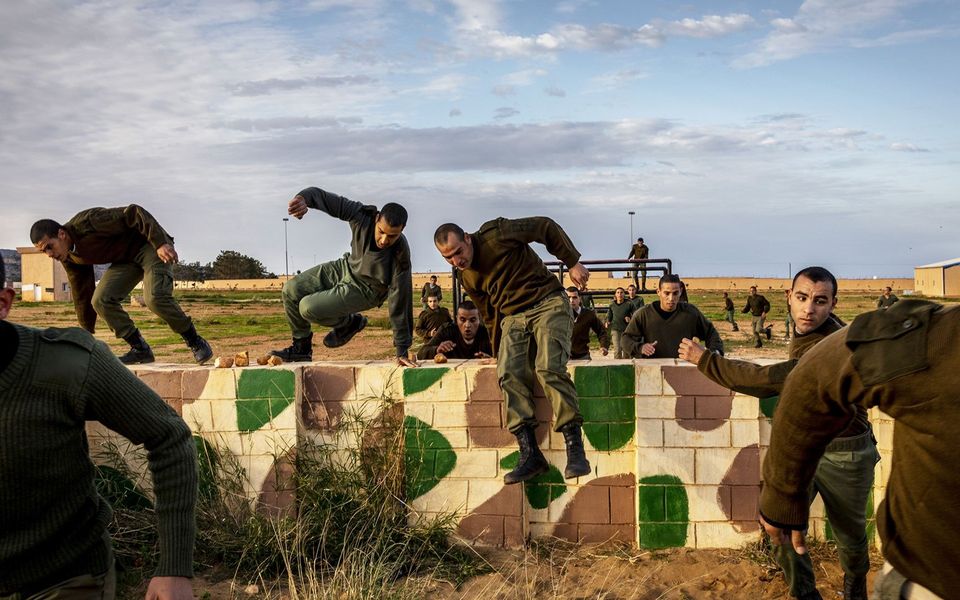 ekathimerini's tweet card. The first Libyan National Army (LNA) personnel are due to arrive very soon in Greece for training in dealing with illegal migration.