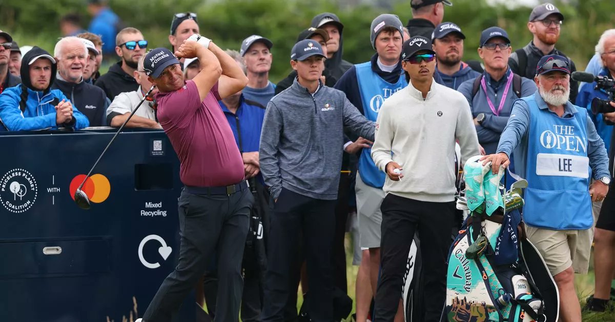 OnlyOneFinFoley's tweet card. "If the weather is very blowy then it takes a lot of creativity, something that the Americans aren't overly used to.