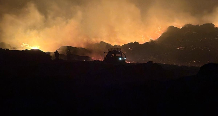 MoorlandAssoc's tweet card. A report, prepared by Scottish Land & Estates (SLE) for the Scottish Government, details the significant response of land-based and rural businesses to the Carrbridge and Dava wildfires in July 2025.