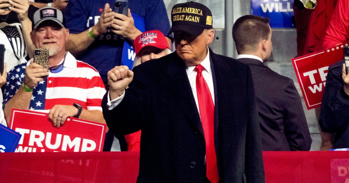 CallumHoare_'s tweet card. Exclusive analysis from the Democracy Institute for the Express US says Donald Trump enjoys a narrow lead in Pennsylvania, Michigan and Wisconsin.