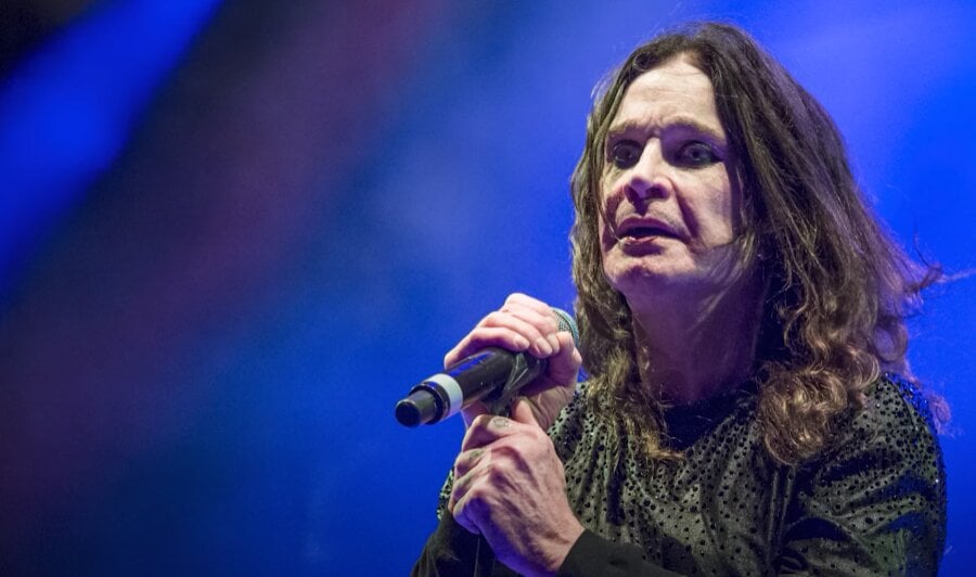 PabloEchenique's tweet card. "Con una indescriptible tristeza, informamos del fallecimiento de nuestro querido Ozzy Osbourne esta mañana", ha declarado su familia este martes 22 de julio. "Pasó sus últimos momentos con su...