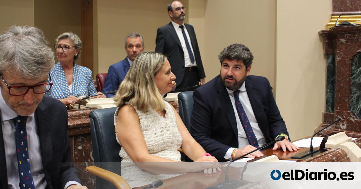 eldiarioes's tweet card. Ambas formaciones consuman el pacto que suscribieron en junio y, con ello, sus principales objetivos: los populares obtienen un balón de oxígeno para mantenerse en el poder lo que queda de legislat...