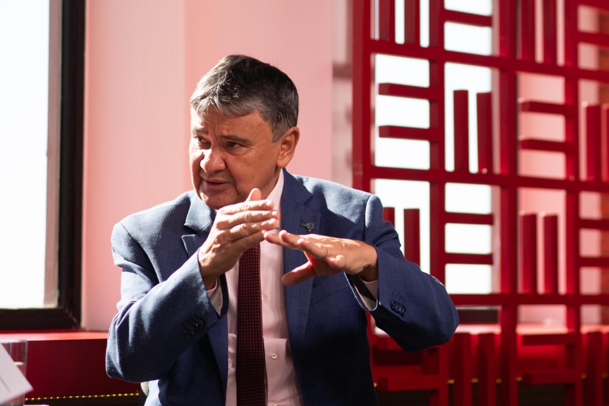 simaopedro_SP's tweet card. De acordo com o Ministério do Desenvolvimento e Assistência Social (MDS), a criação de novos empregos foi fundamental