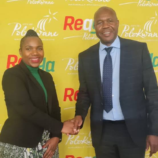 InsideOutNews_'s tweet card. Mathipa Phishego