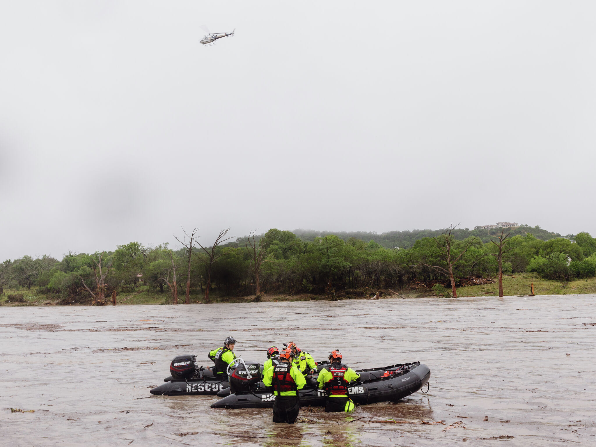 alanfossler's tweet card. A man and a little girl from Camp Mystic were still missing, Abbott said. At least 136 people have died statewide in the floods.