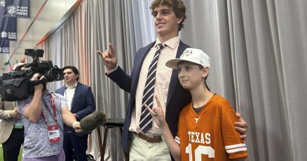 BerryTramel's tweet card. Get prepared, OU fans, to like the Texas quarterback as much as you like all the Mannings.