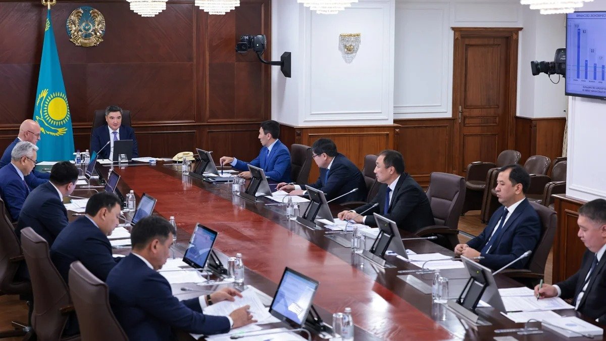romanvassilenko's tweet card. This has been announced during a meeting on aviation development chaired by Prime Minister Olzhas Bektenov, Kazinform News Agency cites primeminister.kz.