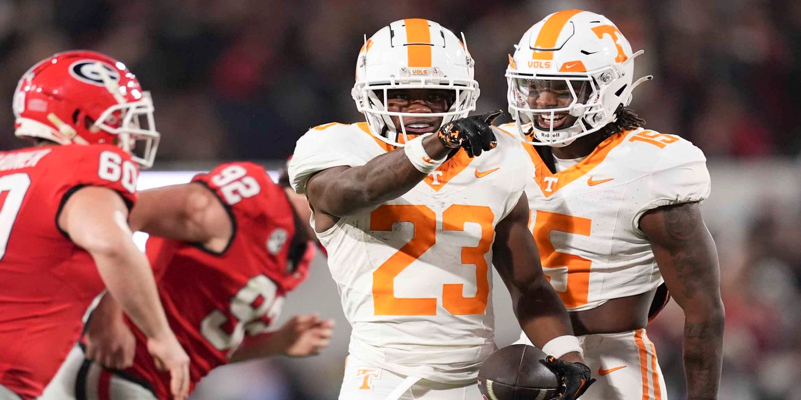 AdamSparks's tweet card. Let's take the quarterbacks out of this conversation. Here are 10 Tennessee players I'm eager to watch when preseason practice opens July 30 and why.