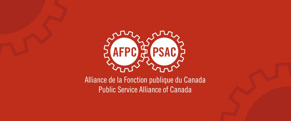psac_afpc's tweet card. En campagne électorale, le premier ministre Carney a dit qu’il plafonnerait la fonction publique, sans plus. Pourtant, les compressions budgétaires de 15 % annoncées cette semaine dans le cadre de...