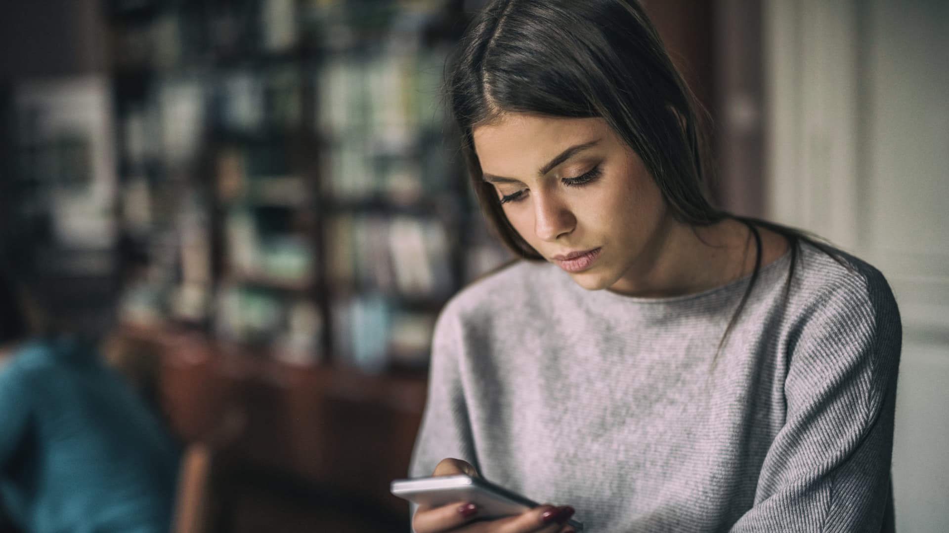 CNBCMakeIt's tweet card. While Gen Z grapples with navigating their own lives in the midst of global chaos, many remain optimistic and have chosen to take agency over their futures.