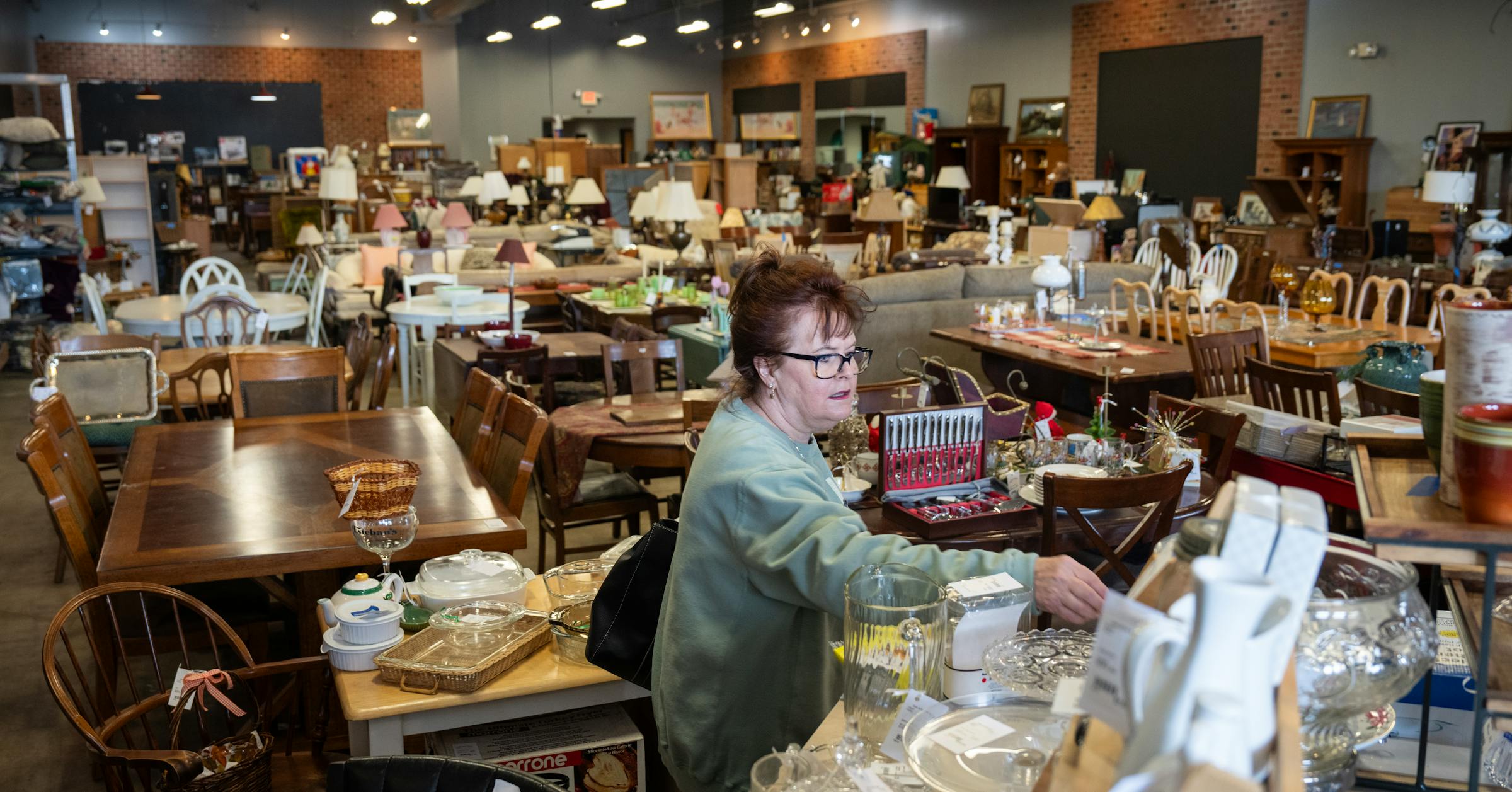 minnpop's tweet card. Odds and Ends Again consignment shop opened in January in a part of Arden Hills, MN, where thrift stores were banned a decade ago.