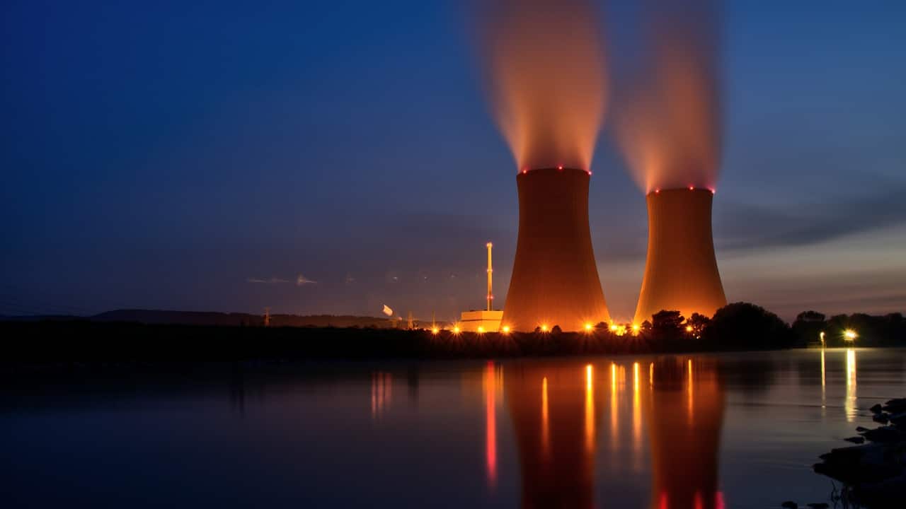 SJha1618's tweet card. The government has called bids for setting up Bharat Small Reactors to decarbonise high-emission industries such as steel and aluminium. It expects at least Rs 35,000 crore in investments from the...
