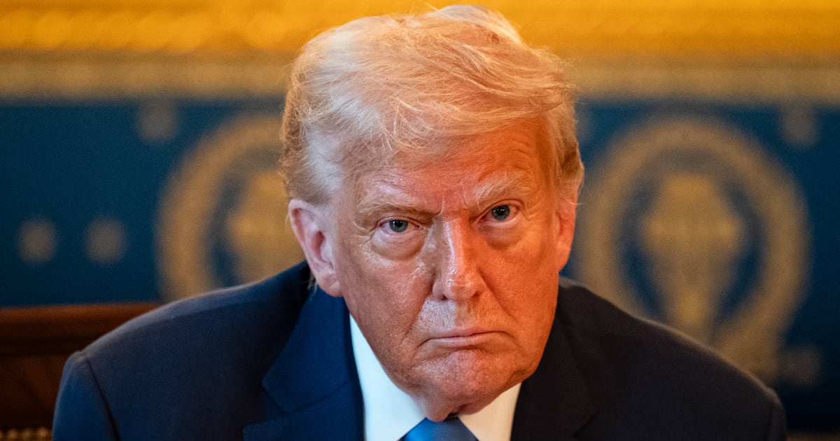 IIJUNAMElector's tweet card. Canadá, presionada por Donald Trump, renunció a aplicar un modesto impuesto del 3 por ciento a las grandes tecnológicas, cediendo parte de su soberanía fiscal.