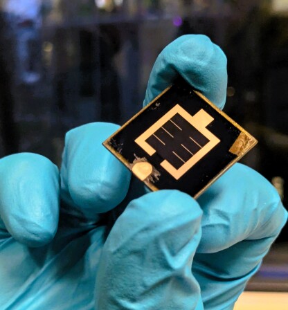 HZBde's tweet card. The CIGS perovskite tandem cell sets a new world record with a certified efficiency of 24.6%, which has been certified by Fraunhofer ISE.