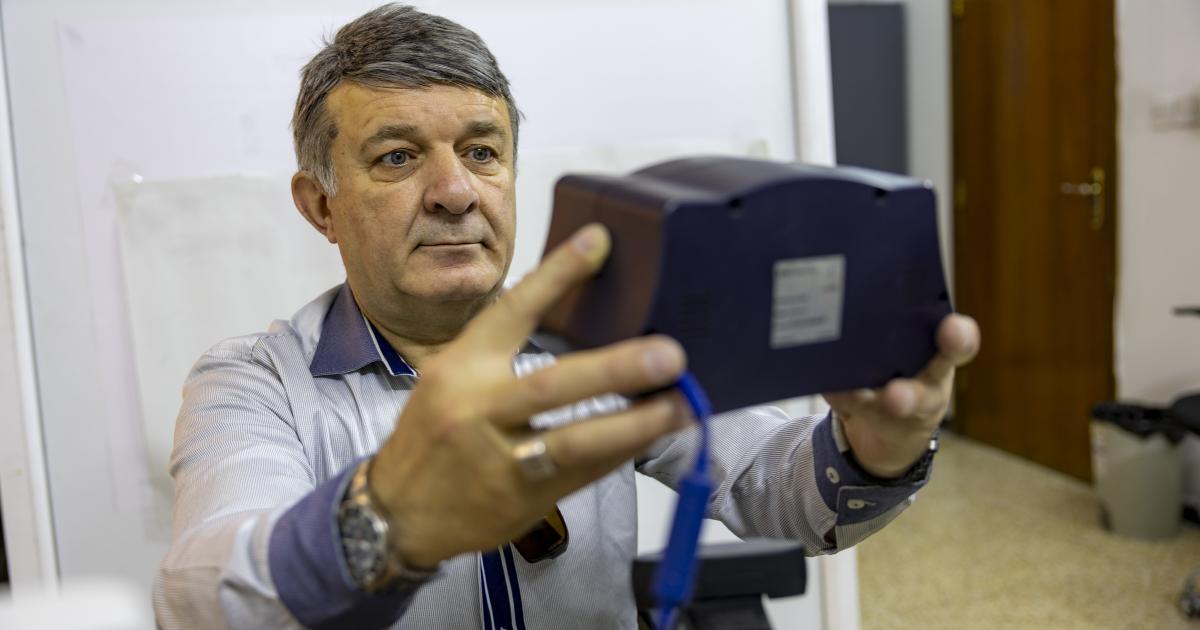 ECHO_MiddleEast's tweet card. With funds received from donors like the European Union, the UN High Commissioner for Refugees (UNHCR) is working to register and renew the documents of 150,000 refugees and asylum-seekers in Iraq in...