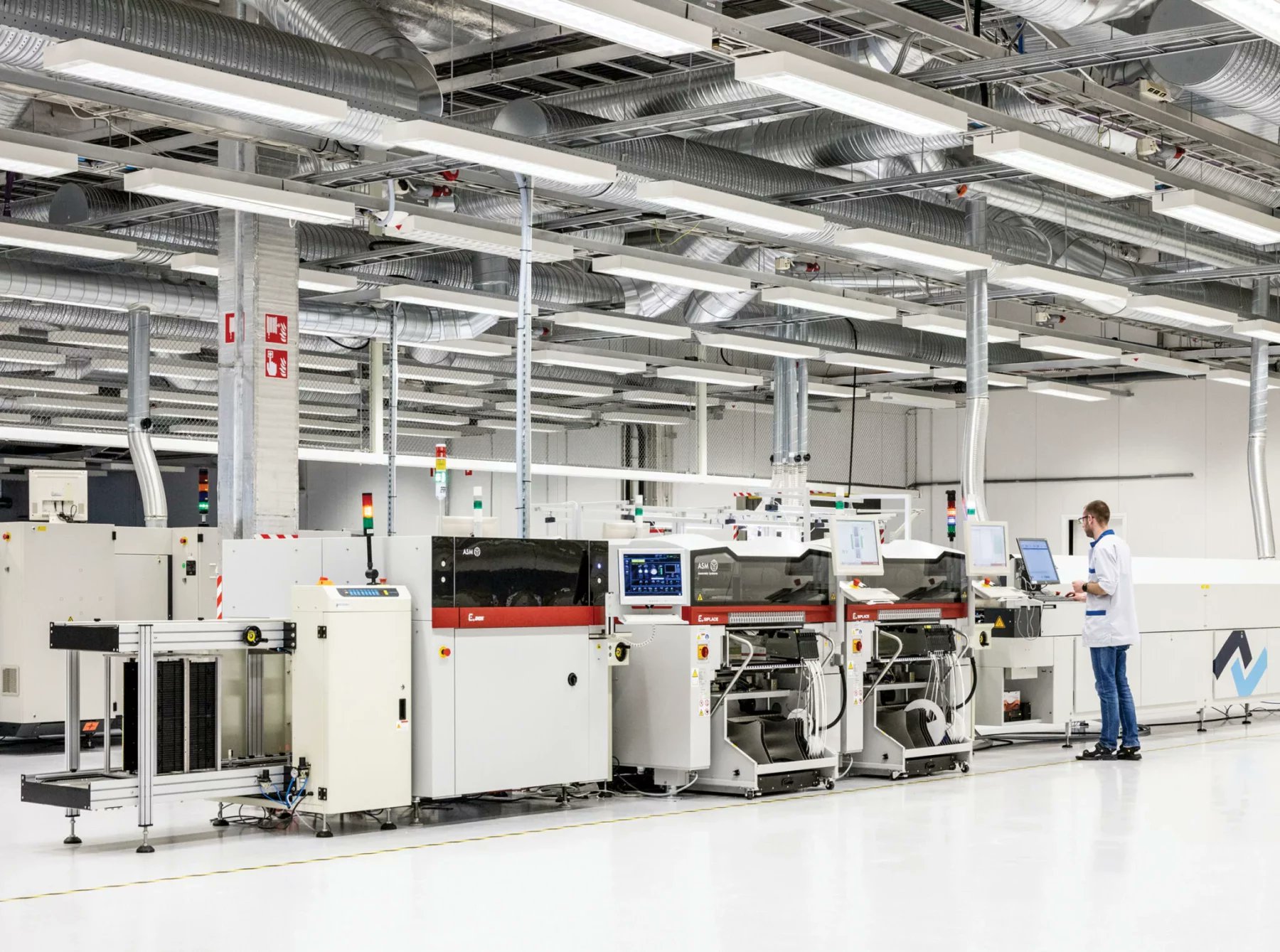 EstoniaInvest's tweet card. 40-year electronics manufacturer Jotel enters drone production for defence sector, joining Estonia's growing defence tech ecosystem.