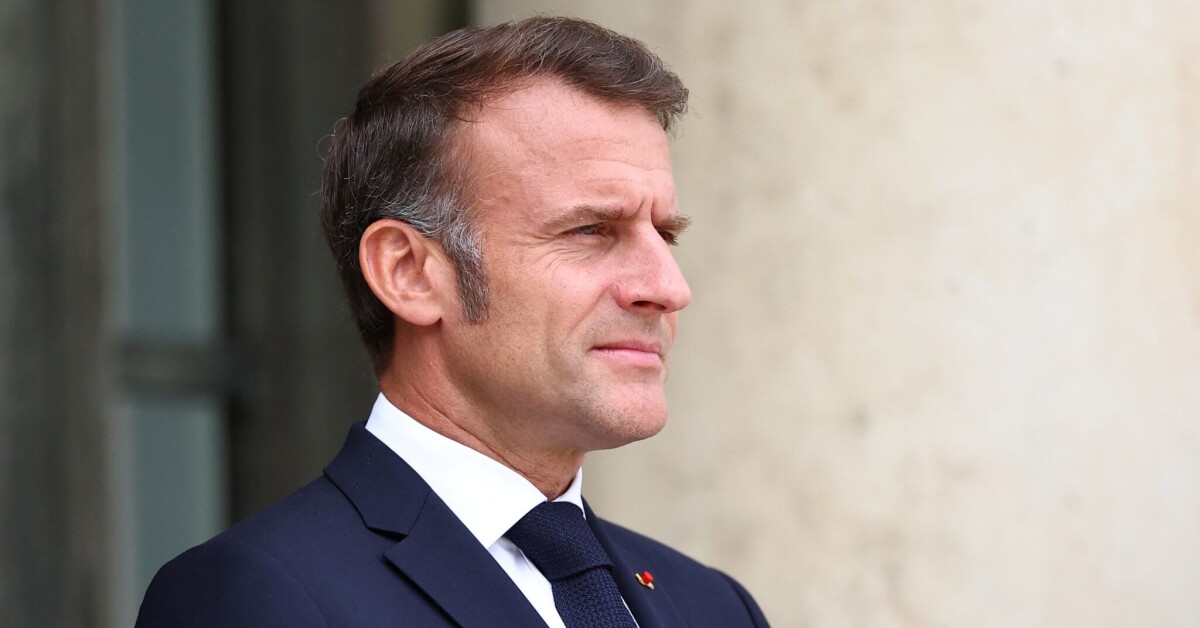 FigaroPolitique's tweet card. Loi Duplomb : Emmanuel Macron souhaite concilier «science» et «juste concurrence»