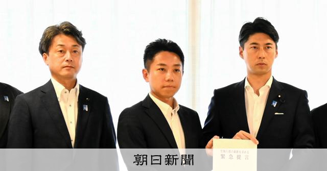 asahi's tweet card. 　石破茂首相は、麻生太郎元首相、菅義偉元首相、岸田文雄前首相との4者会談で進退の話題はなかったとし、毎日新聞や読売新聞が報じた「退陣へ」という報道も強く否定した。しかし、首相が続投の意欲を示すたびに党…