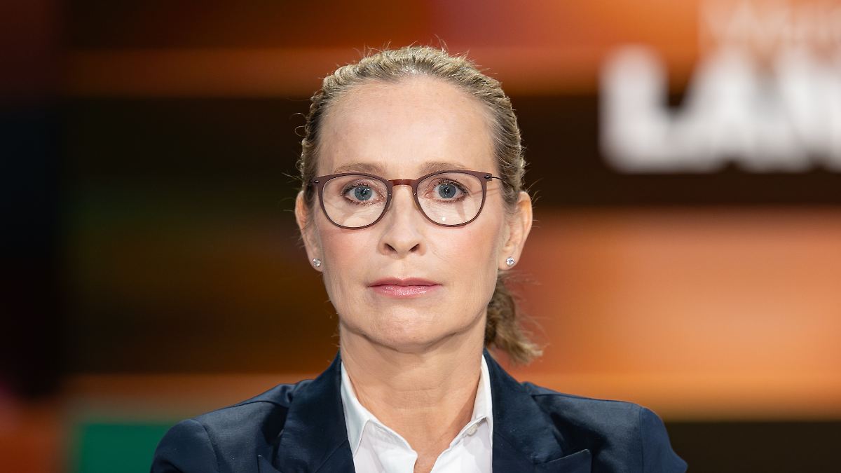 DagmarFreitag13's tweet card. Eine angesehene Juristin soll Bundesverfassungsrichterin werden. Bis ein Sturm der Entrüstung aufzieht, der CDU und CSU verschreckt. Zurück bleibt die Kandidatin. Sie wehrt sich noch, könnte aber...