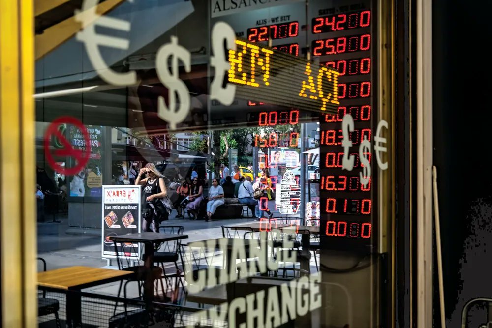 espressonline's tweet card. La flessione attribuita alle reazioni suscitate dalle uscite di Trump, ma è una valuta capace di offrire rendimenti più alti e maggiore liquidità per gli invest