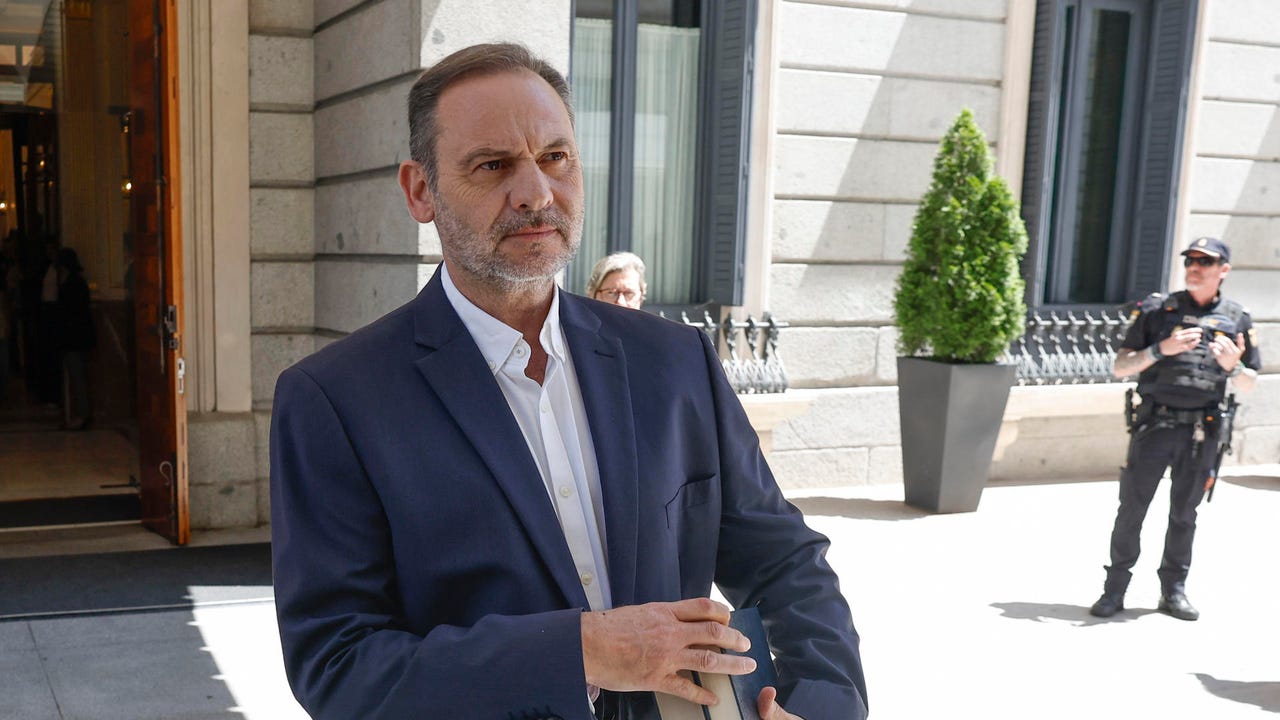 laSextaTV's tweet card. Los detalles El exministro de Transportes ha reconocido que cree que Javier Hidalgo y su padre pudieron plantearse 'cualquier tipo de acceso o recurso' con tal de acelerar el proceso para el rescate...