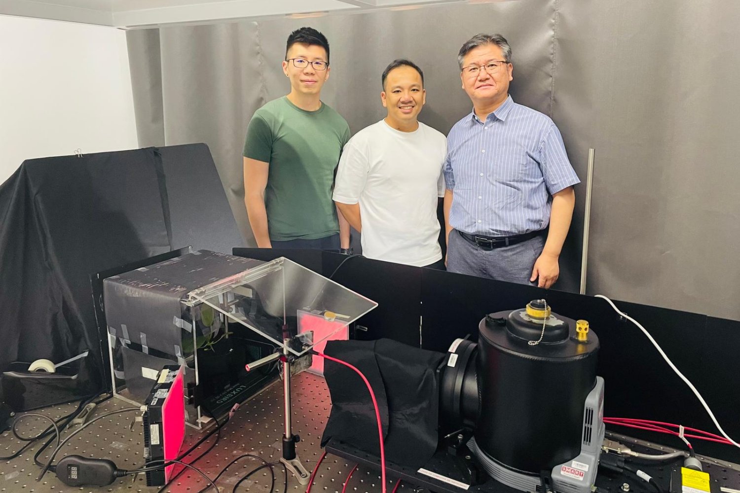 MITEngineering's tweet card. Researchers from the Singapore-MIT Alliance for Research and Technology developed the world’s first near-infrared fluorescent nanosensor capable of monitoring a plant’s primary growth hormone in...