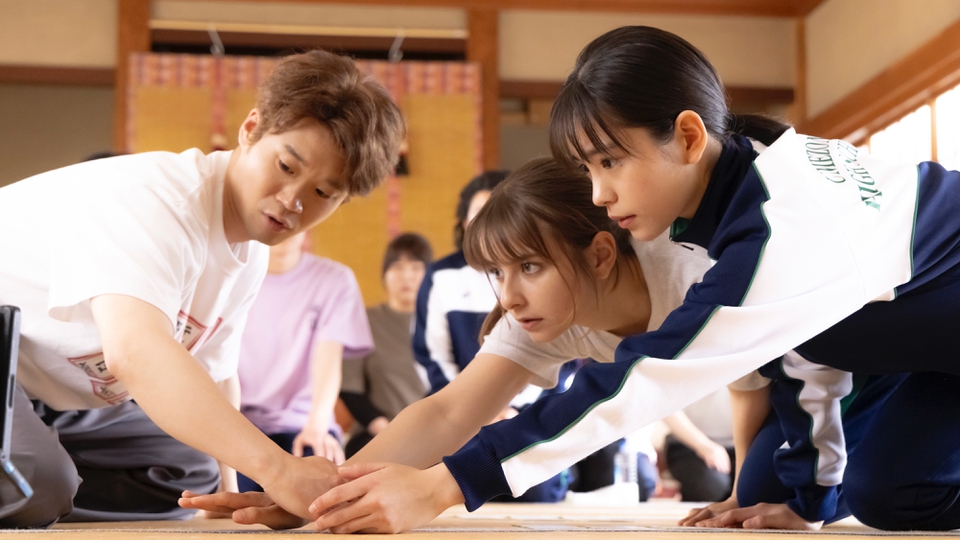 nittele_ntv's tweet card. 次回 7月30日（水）よる10時に第4話を放送 當真あみ主演・日本テレビ系連続ドラマ『ちはやふる－めぐり－』（毎週水曜日よる10時放送）。本作は、映画『ちはやふる』シリーズの10年後を舞台に、青春敗者の主人公・藍沢めぐる（當真あみ）が、新たに梅園高校競技かるた…