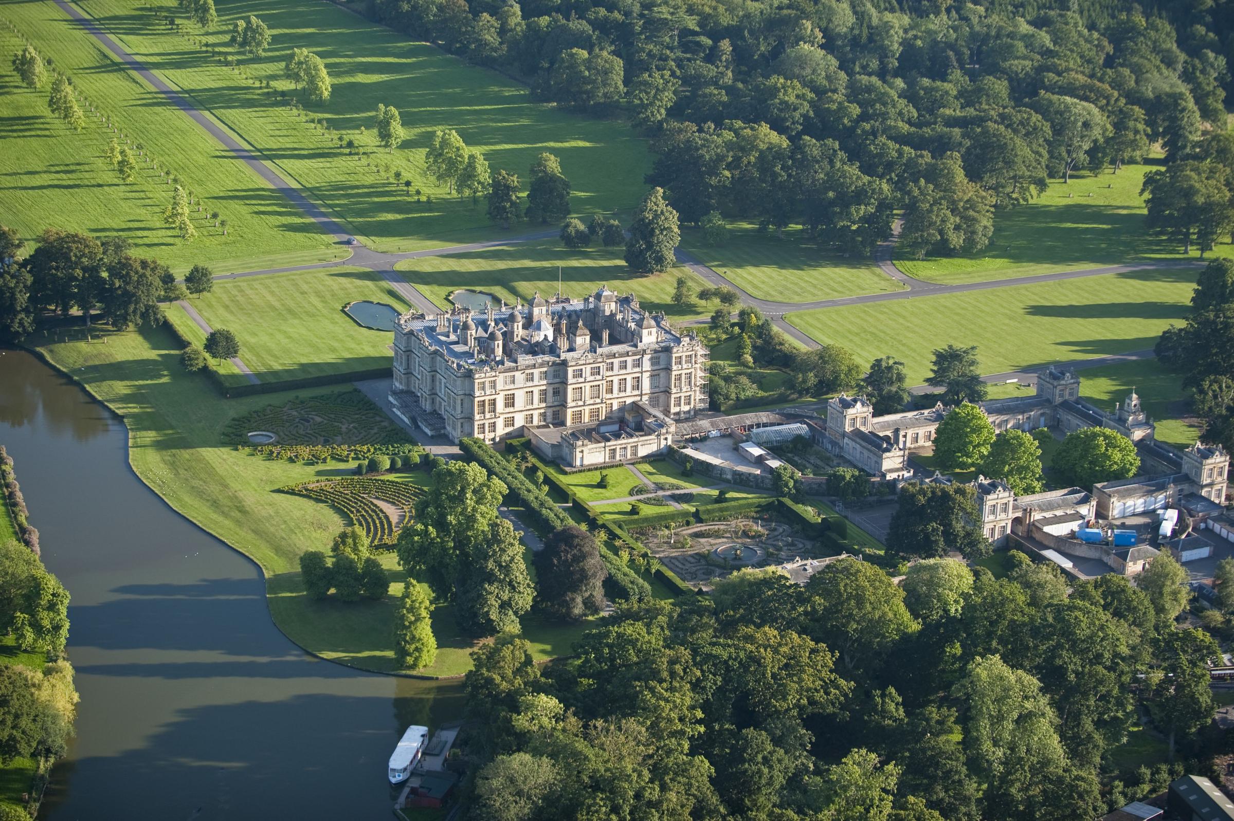 T_Edginton's tweet card. An exhibition is bringing Regency-era tourism to life through the eyes of those who once managed some of Britain’s grandest homes